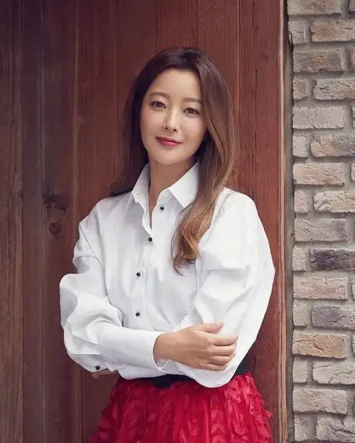 "双宋"婚礼在即 金喜善贴心支招宋慧乔婆媳关系