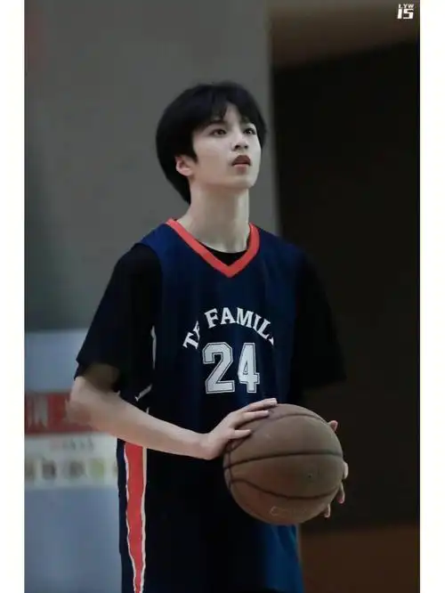 到一米八的刘丸子,你爱了吗0101有没有和我一样是刘耀文粉丝的