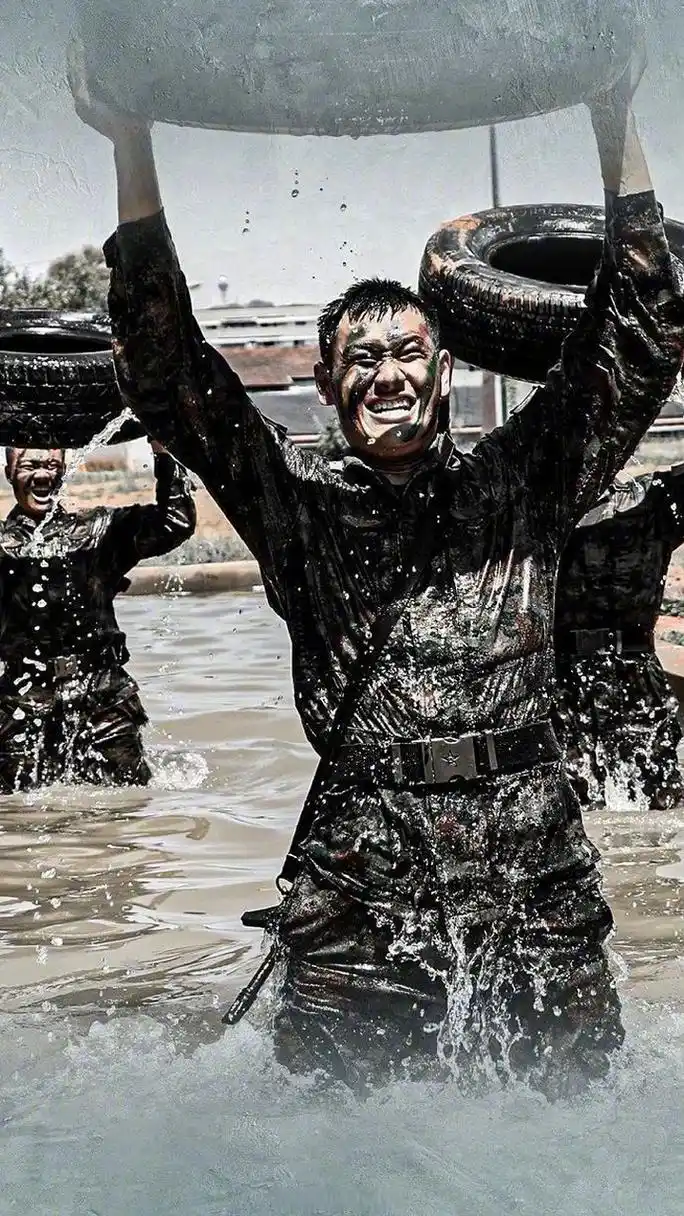 火箭军超燃训练壁纸】高温酷暑,练兵备战正当时.