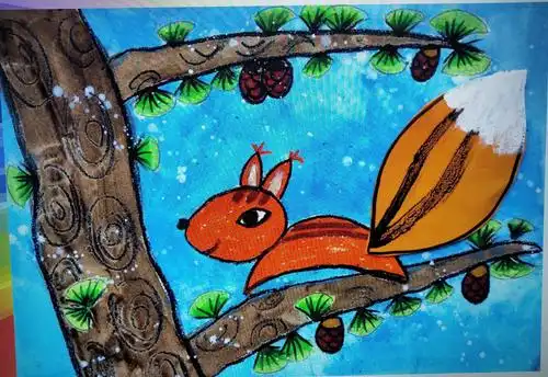 我们先来画出小松鼠,松树,松果