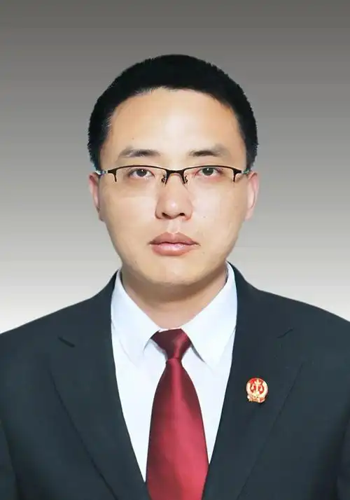 号外号外快来为威海2名齐鲁最美法官候选人投票啦