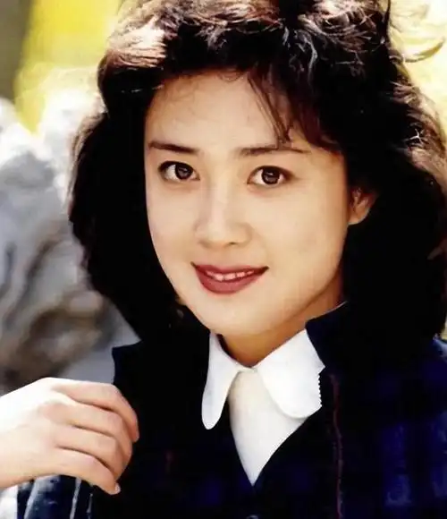 对于著名演员傅艺伟来说,国庆假期这段时间简直是一连串的坏消息.