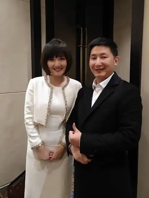 蒋小涵:我这辈子最正确的决定,就是在36岁高龄为普通丈夫生子_舞台