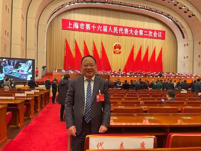 与资源化工程技术研究中心主任张金龙呼吁加强奉贤大学城周边交通建设