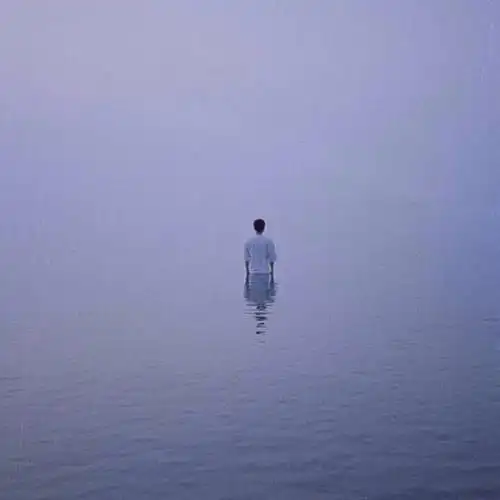 悲伤qq头像男生背影面对你可爱点