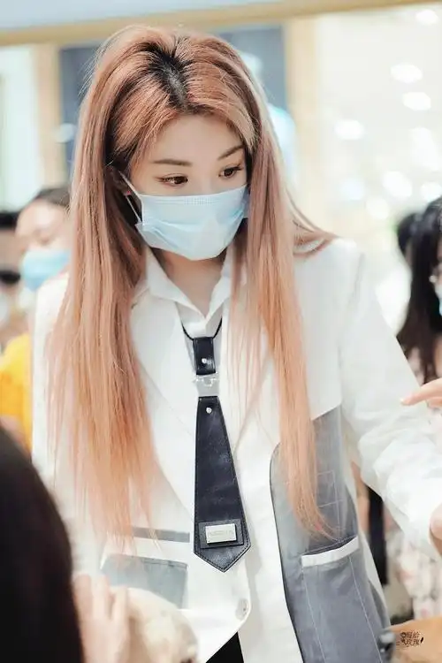 喻言白西装好辣