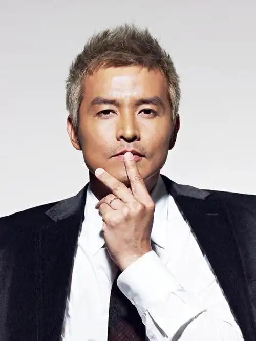 他是新加坡一哥宠了范文芳18年如今在新戏中演小叔独宠江疏影