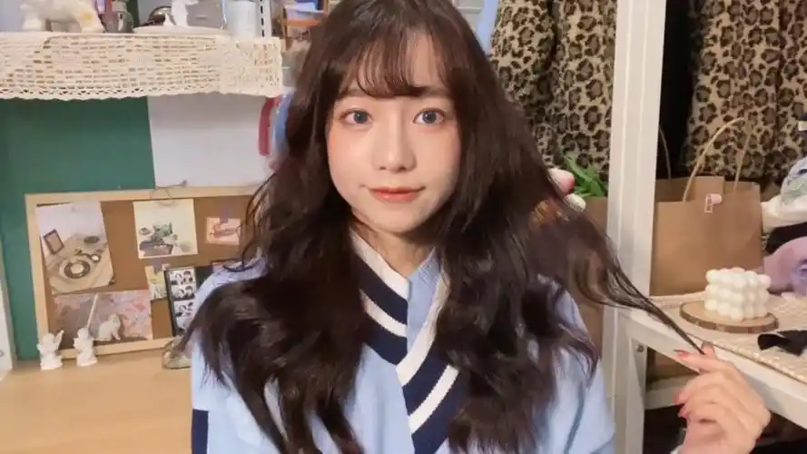 高颅顶显脸小卷发|韩系温柔拍照发型教程n