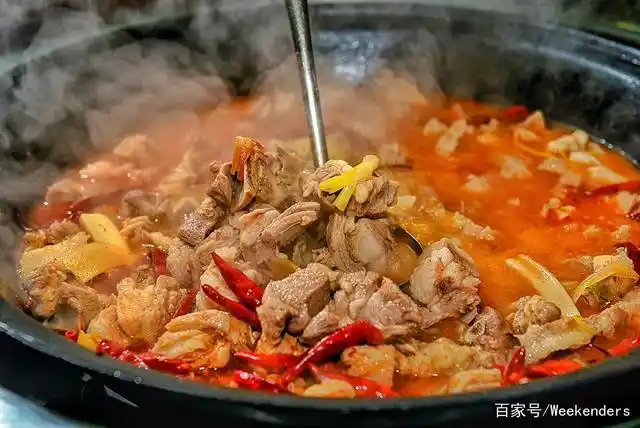 倒春寒突袭西安,进食一碗暖暖滋补的铁锅羊肉