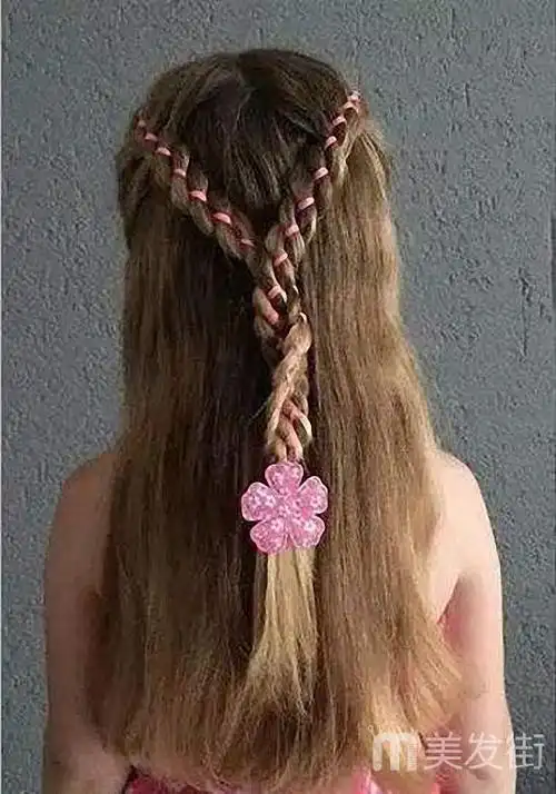 儿童公主发型简单漂亮 气质甜美的小女孩公主扎发