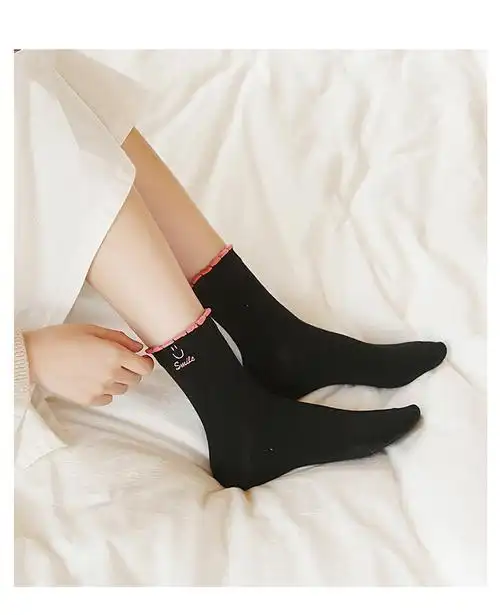 袜子女新品可爱笑脸刺绣女袜春秋纯色百搭花边中筒袜