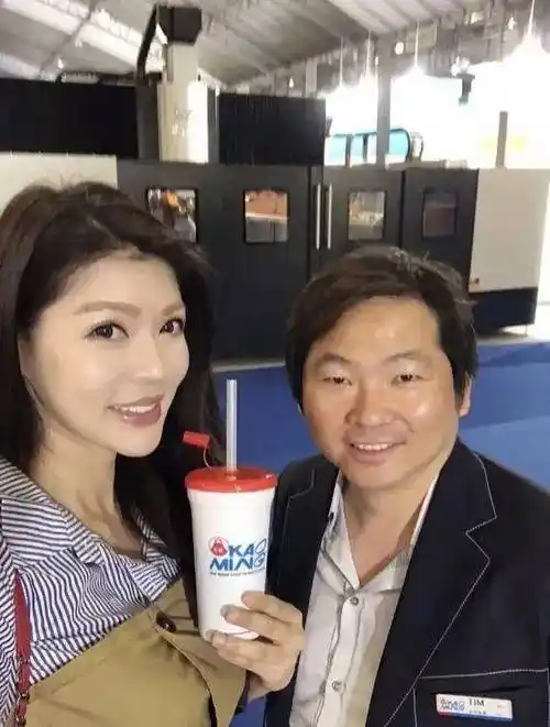 她是台电眼名模,傻人有傻福嫁大15岁富豪,1继女1子人生圆满_殷琦_张世