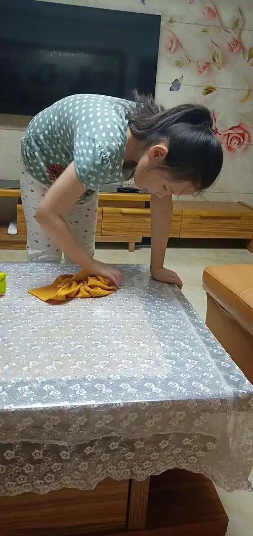 天天坚持帮妈妈擦桌子