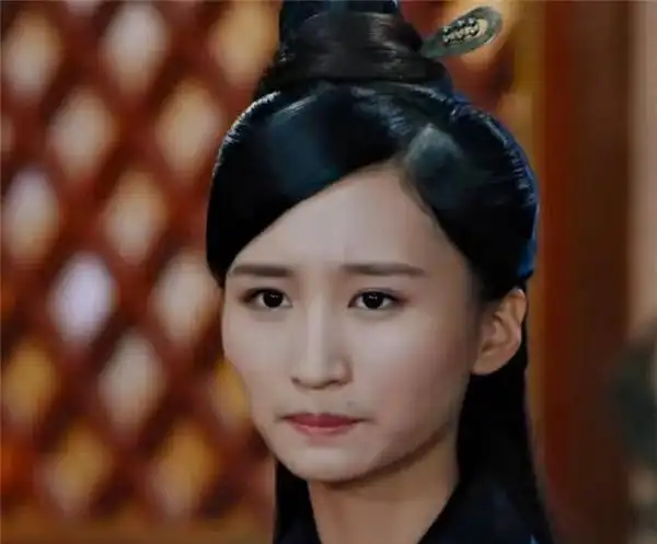 任嘉伦的女友聂欢也是一名影视演员,唯一出演过一部作品便和任嘉伦