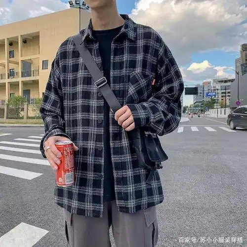 娱乐 风格印象:黑白经典 搭配禁忌:衬衫与腰带同色 男衬衫时尚中性风