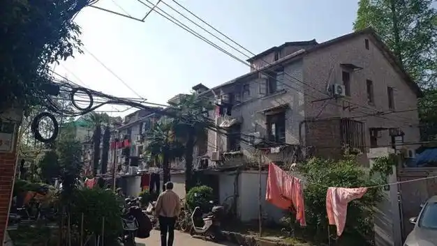 曹杨新村是如何走下神坛的