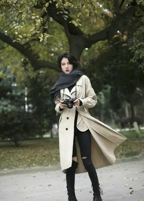 户外气质英伦风摄影美女随性自由写真图片