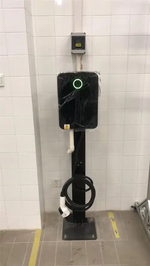 车规级7kw壁挂式充电桩uuc7000直流电桩居家充电操作方便
