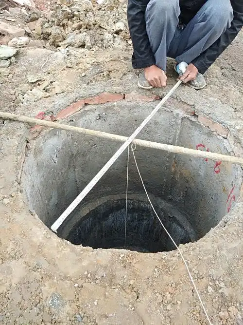 测量人工挖孔桩护壁垂直度