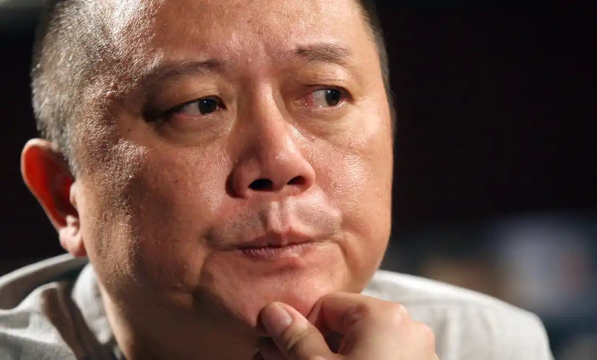 其间他曾经试图经商,不但没赚到什么钱,倒是体验了许多被骗的心情.