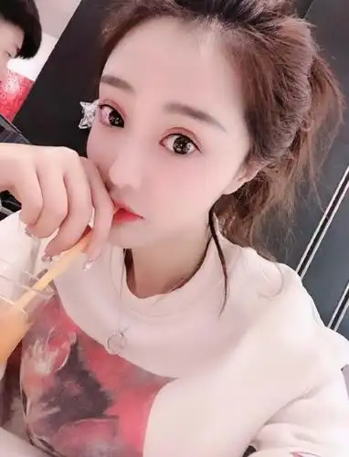 快手娜美大人最新生活照福利图片快手美女娜美穿浴袍视频图片