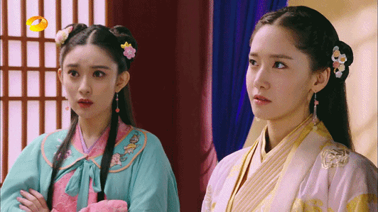 孟子义和林允儿同框,浓颜系和淡颜系的两位美女都很好看吧!