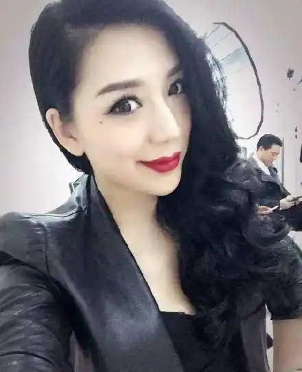 这几位女土豪多是身价过亿的女网红,刘大美人在快手和yy平台都很出名