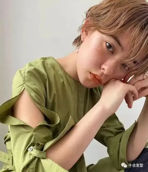 今年超流行的短发摩根纹理烫