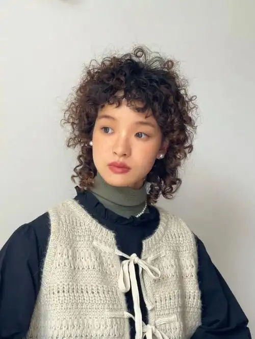 洋娃娃卷卷发儿哈哈哈模特想半永久的头儿