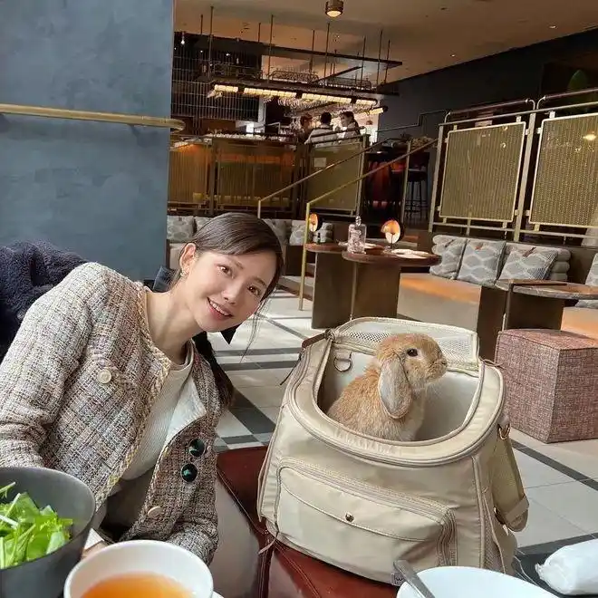 可爱又带点成熟的女生头像