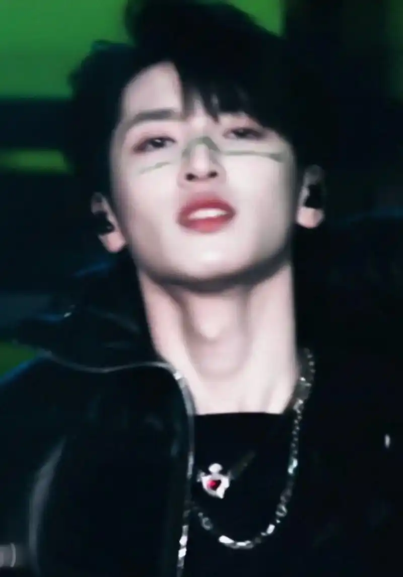 严浩翔 #04 #狮子座 #222222流222222量2222 - 抖音