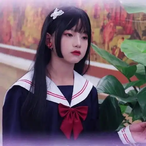 tf家族超话#tf三代全员女装#花絮截修07二改二传   抱图吱声