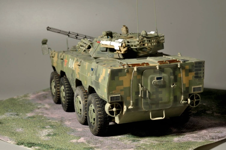 中国zbl09雪豹轮式装甲车