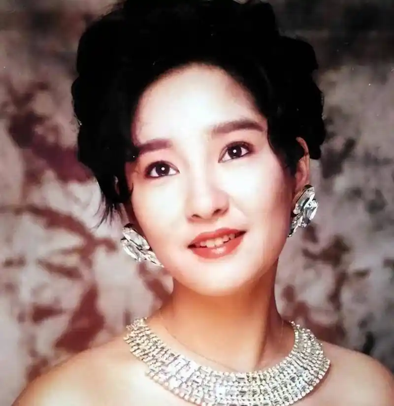 8位"叫不上名"的香港女配角,年轻时都是一眼万年,一见误终身