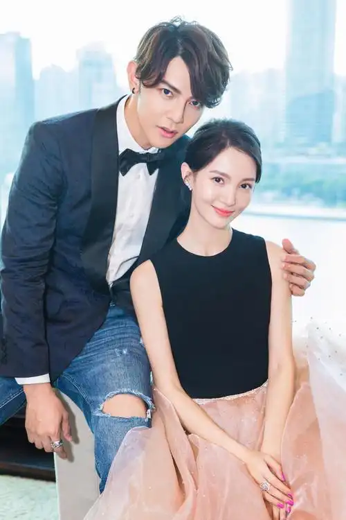 礼服,男明星,男明星西装,男明星婚纱照,男明星礼服,汪东城结婚照图片