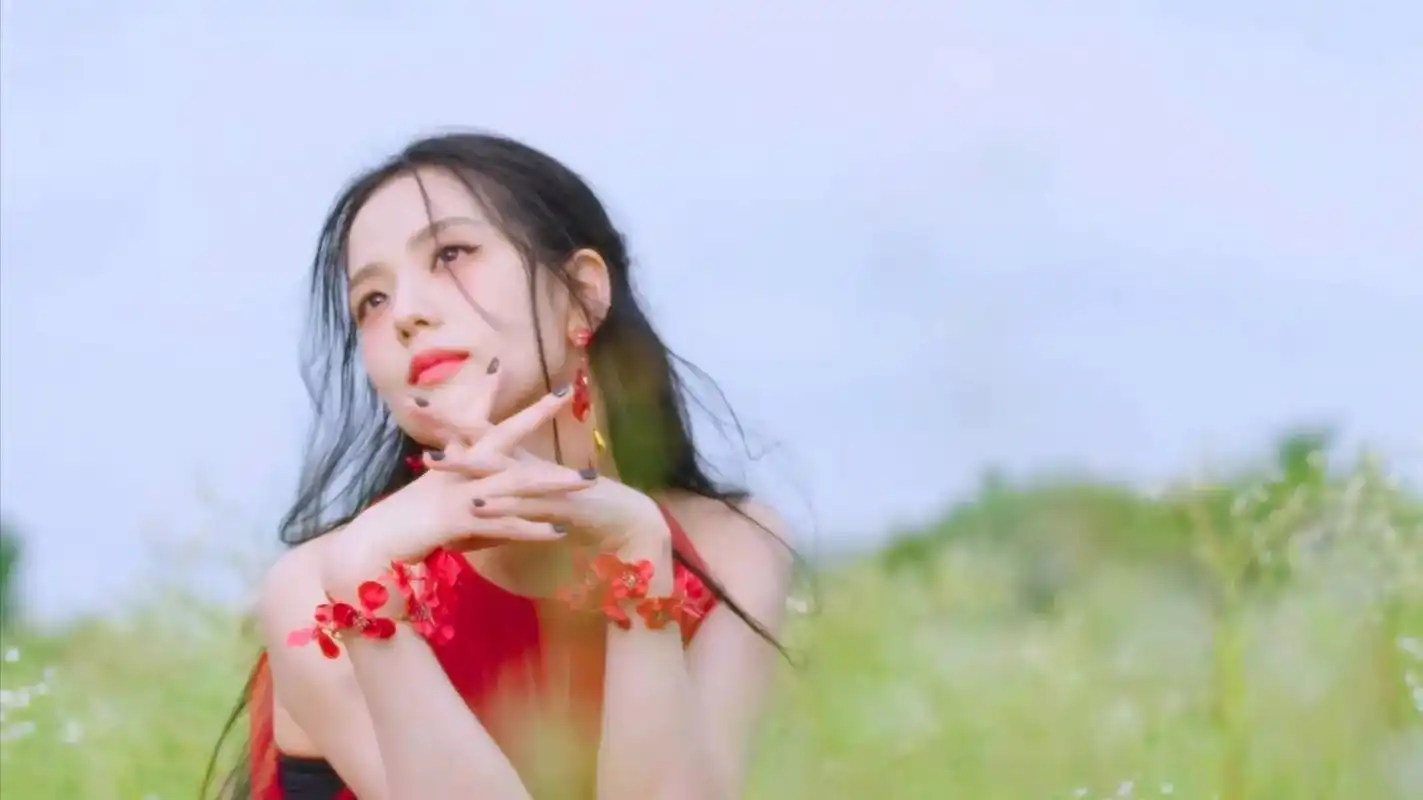 jisoo solo 电脑壁纸95 脸蛋天才金智秀7815红衣造型太美了