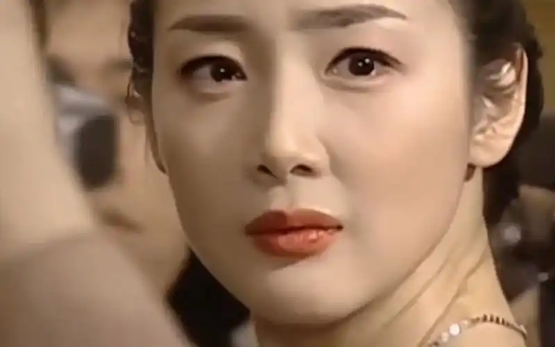 天国的阶梯女主的好美.崔智友真的很耐看.