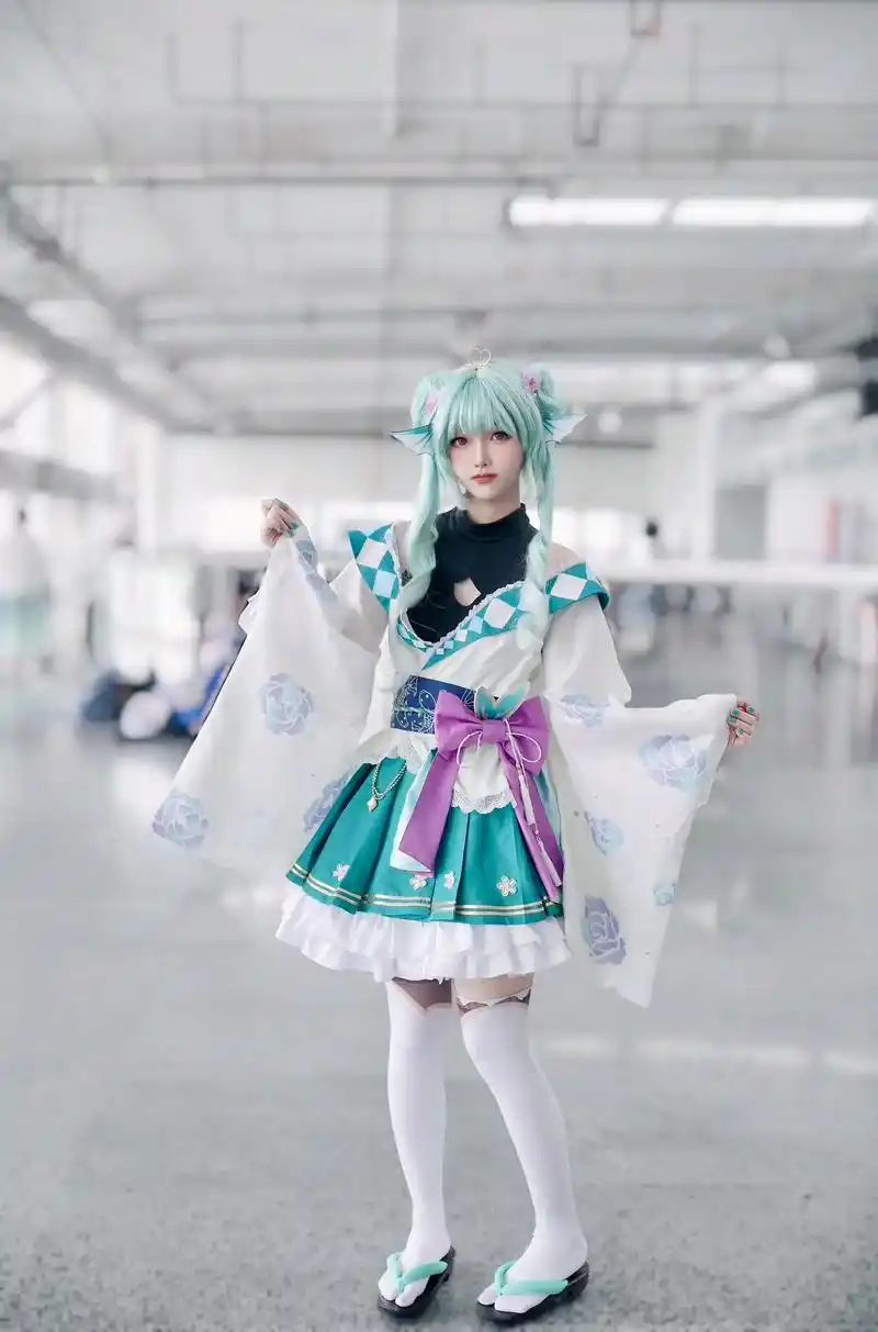 你的小偶像真人手办.#彩虹社  #腼腆害羞内向社恐文静小女生 - 抖音