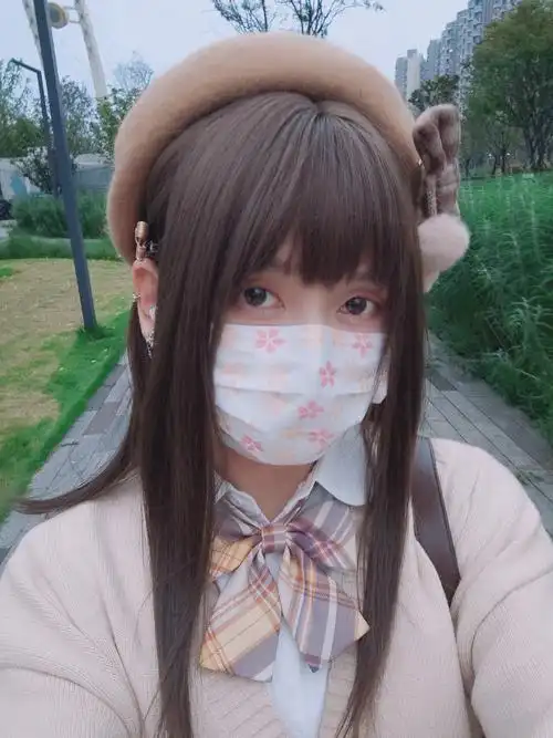 女装大佬 要怎么化妆啊?尤其是眼睛,眼妆太难画了?