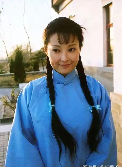 盘点女星的民国剧校服剧照-蓝衣黑裙篇(四)_张定涵_系列_袁立