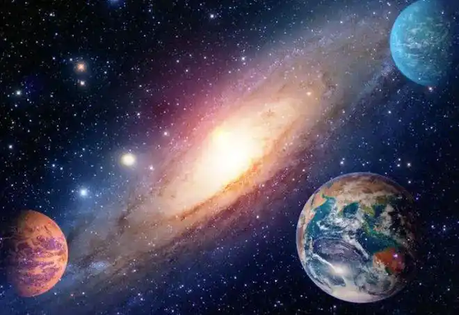 翟志刚看见地球悬浮在宇宙中究竟是什么力量在托着地球