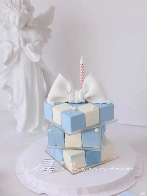 创意蛋糕方块慕斯蛋糕