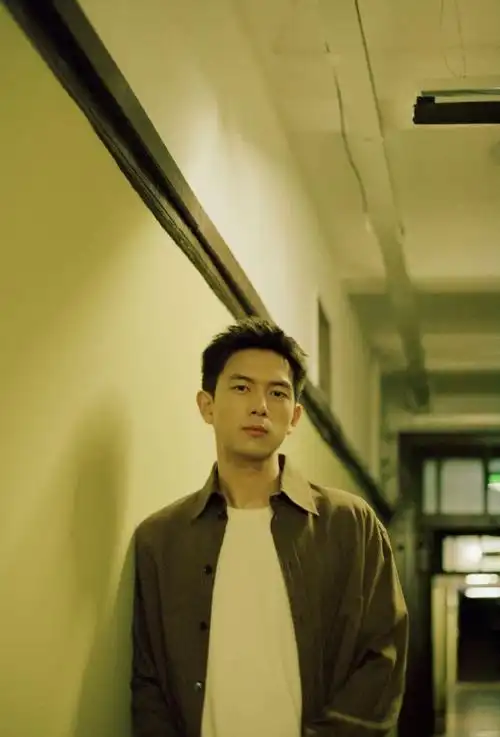 8岁摄影师拍李现是被人抱起来的