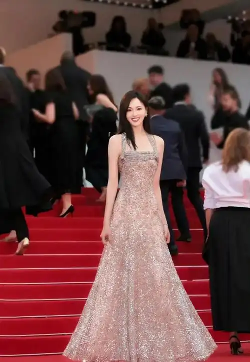 杨紫肖战成龙张艺兴檀健次罗云熙张若昀唐嫣等