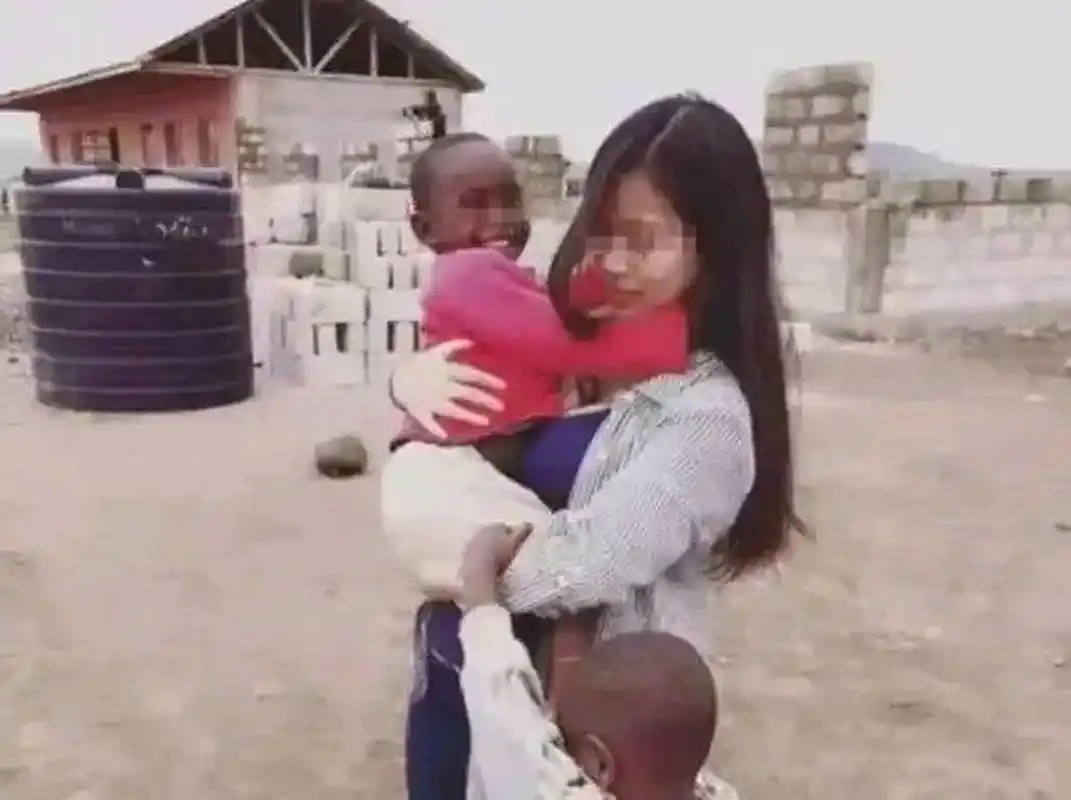 曾经的武汉校花陈怡,因爱情嫁到非洲部落,当时父母极力反对,多次劝解