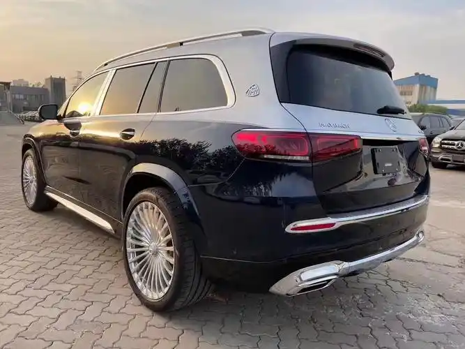 2021款奔驰迈巴赫gls600蓝银双拼实拍