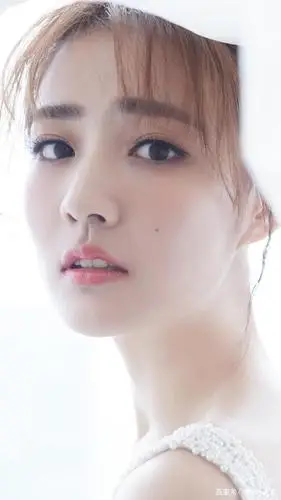 徐璐,俏皮可爱,粉嘟嘟的嘴唇很漂亮,楚楚动人!