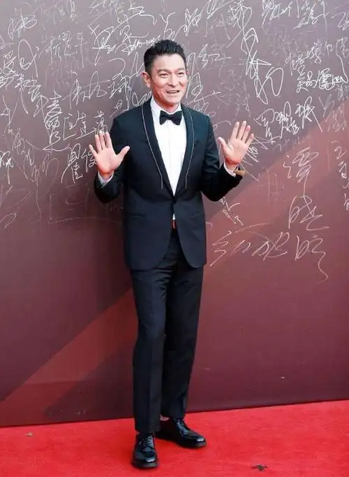 刘德华搭档最帅西门庆宁浩电影红毯先生开机讲人品