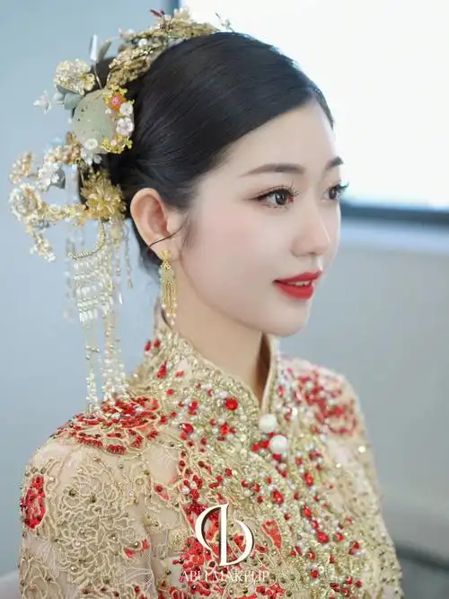 新娘试妆花絮两款不同风格的新娘中式造型