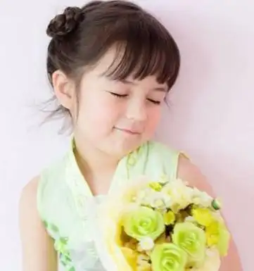 宝宝短发小辫子发型扎法,宝宝简单短发小辫扎法,短发女宝宝小辫扎法